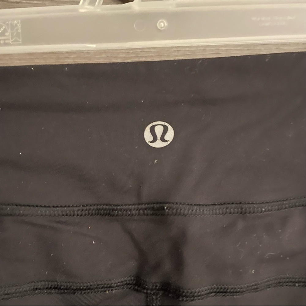 Lululemon Cropped Leggings - Picture 4 of 7